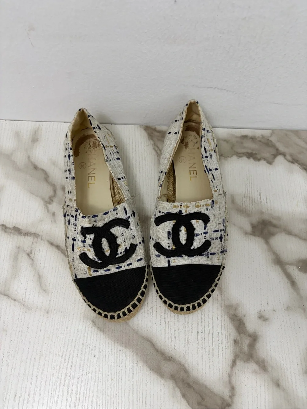 Authentic CHANEL Tweed Interlocking CC Cap Toe Espadrilles (Model/Serial: ZG2976